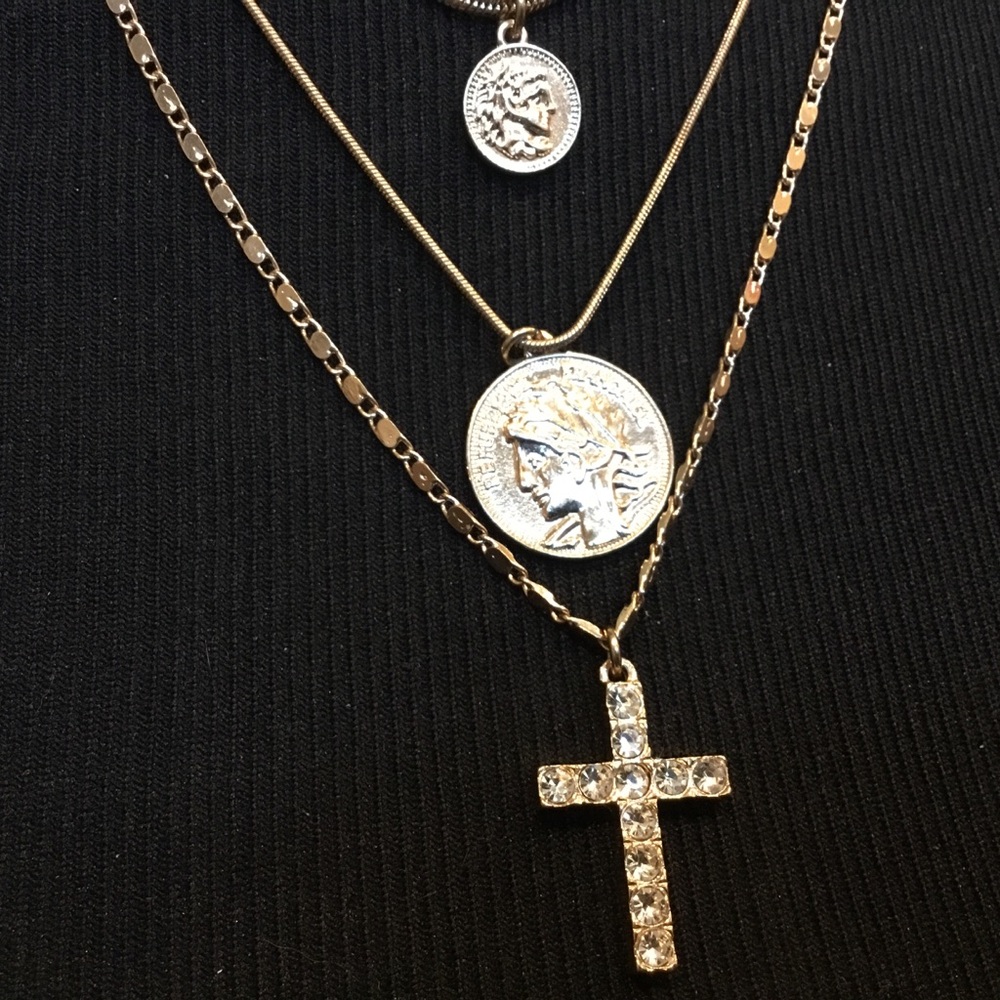 ✅ 2/$10 ✅ Gold Layered 6-Strand Necklace Set - Picture 3 of 7